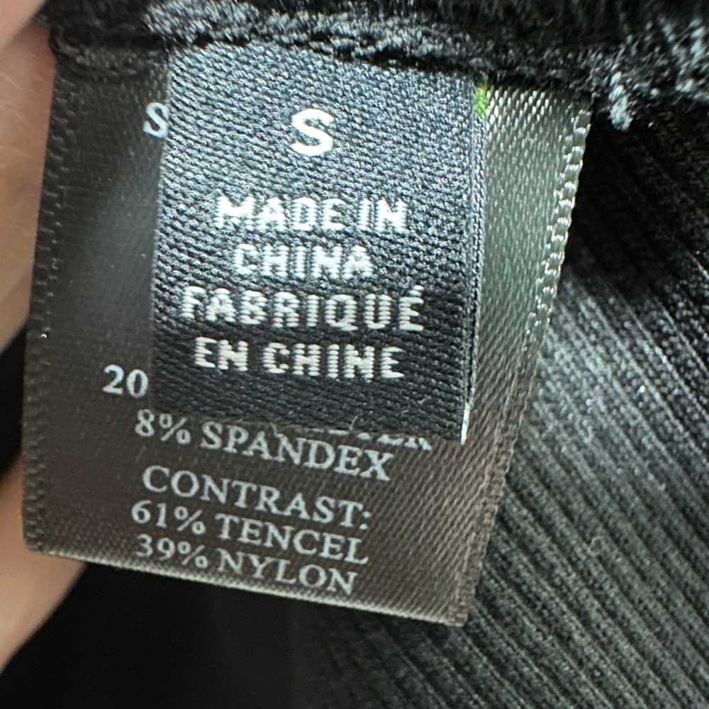 Robertson & Rodeo Mixed Media Top Womens Small Black Ribbed Knit Button V-Neck‎ - Picture 4 of 10
